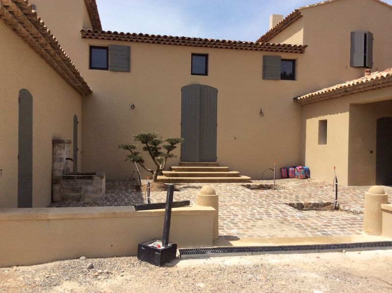 Réalisation d'une maison de style rural et contemporain à Rognes