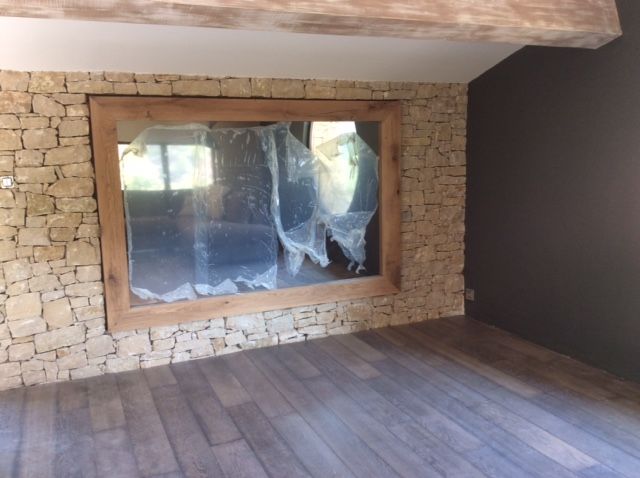 La Maison de la Hifi à Aix en Provence a proposé et installé cette télé mirroir